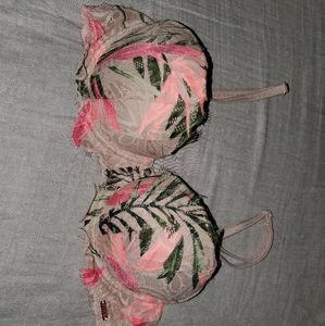 NWOT Pink Date Push Up Bra
